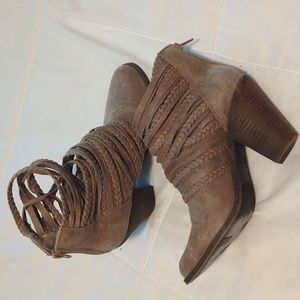 Boots size 10